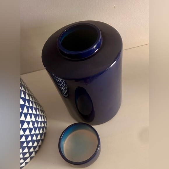 Ceramic Ginger Jar - Picture 2 of 3